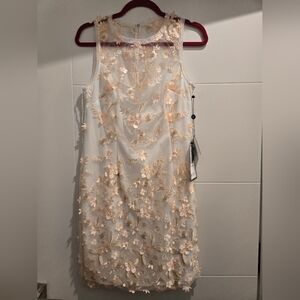 Adrianna papell floral embroidery dress. Ivory and blush size 6 NWT